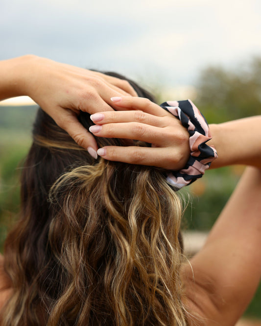 Scrunchie zebra castanho