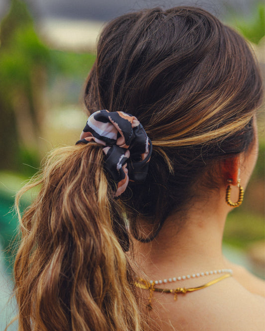 Scrunchie zebra castanho